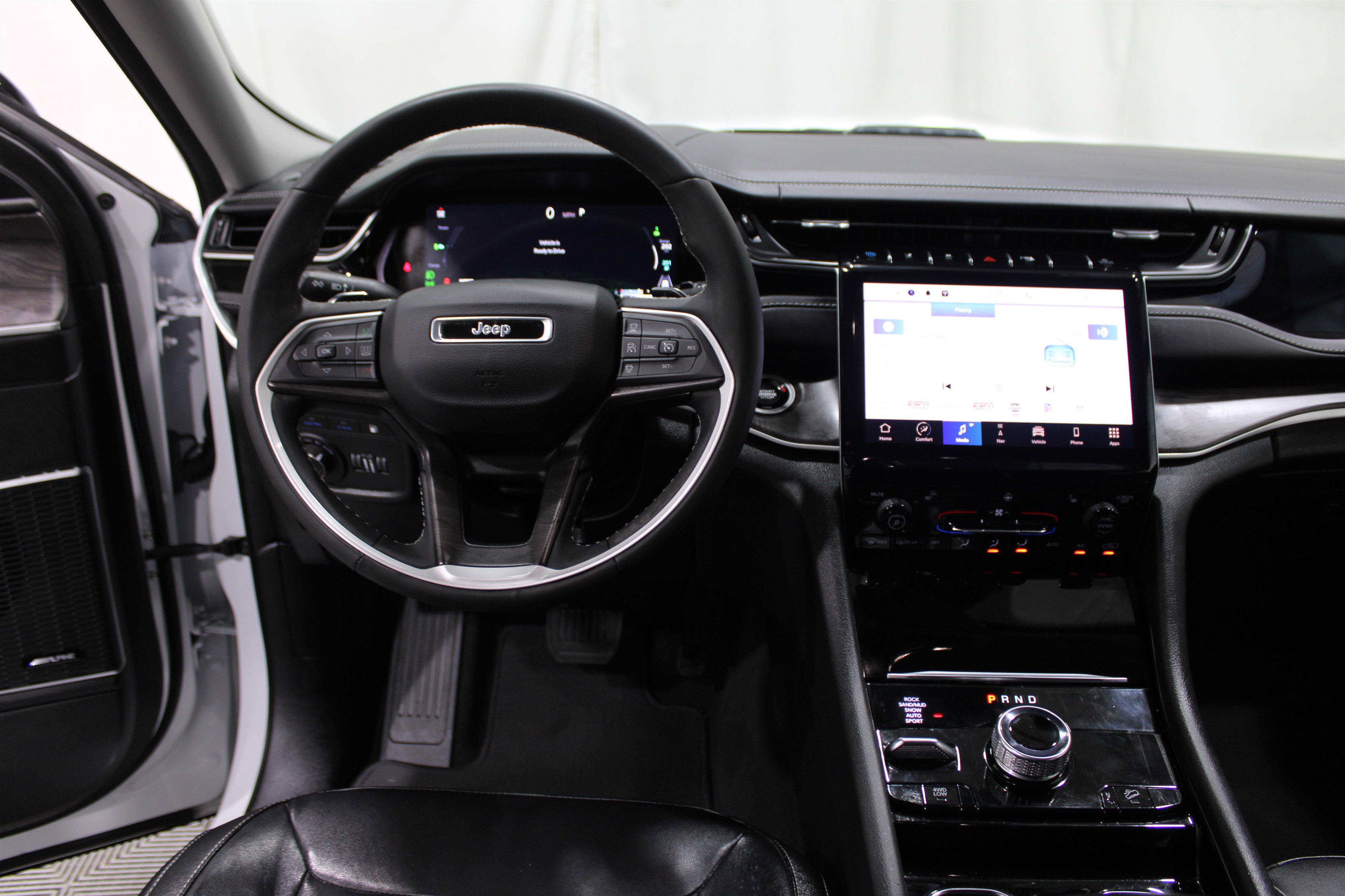 Used 2022 Jeep Grand Cherokee Limited 4xe image 2