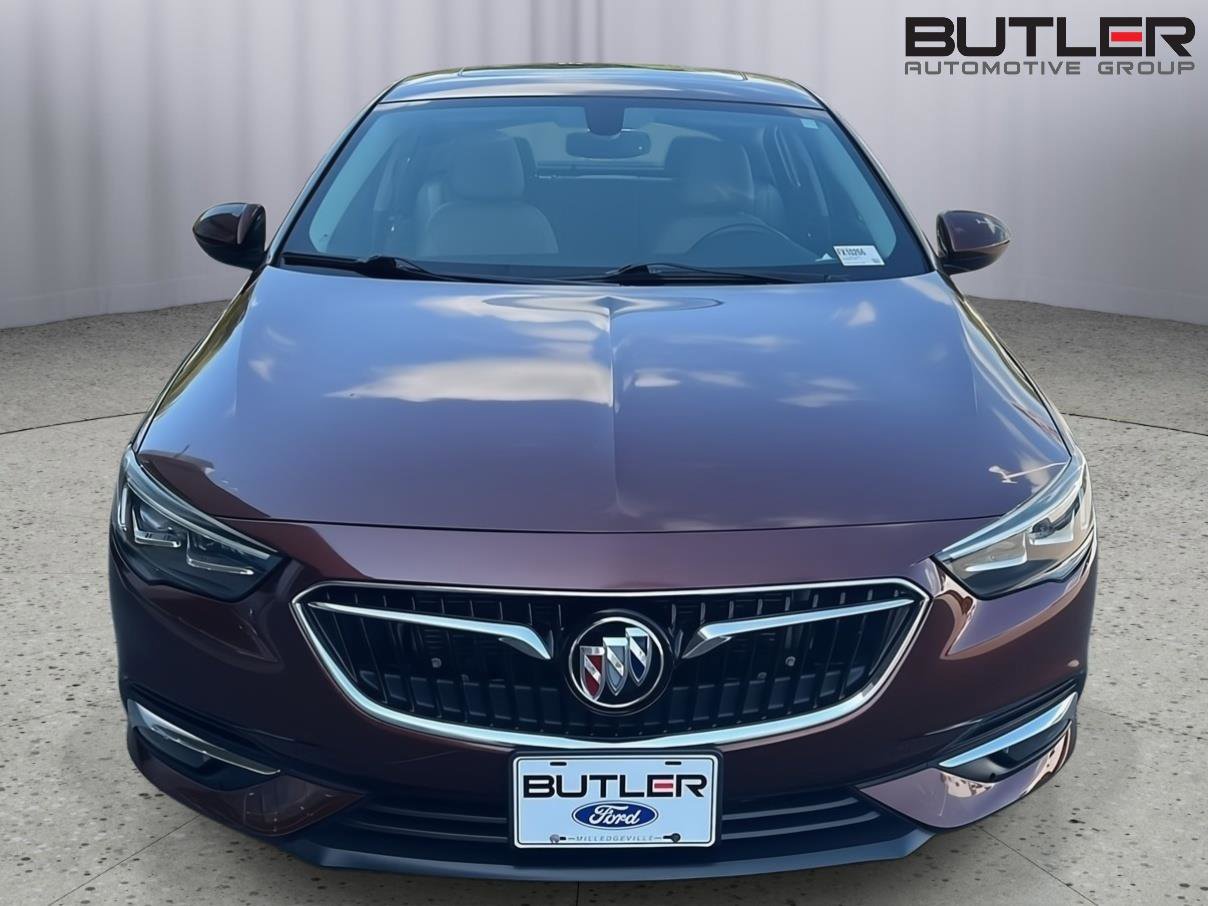 Used 2018 Buick Regal Essence w/ Driver Confidence Package #1 image 9