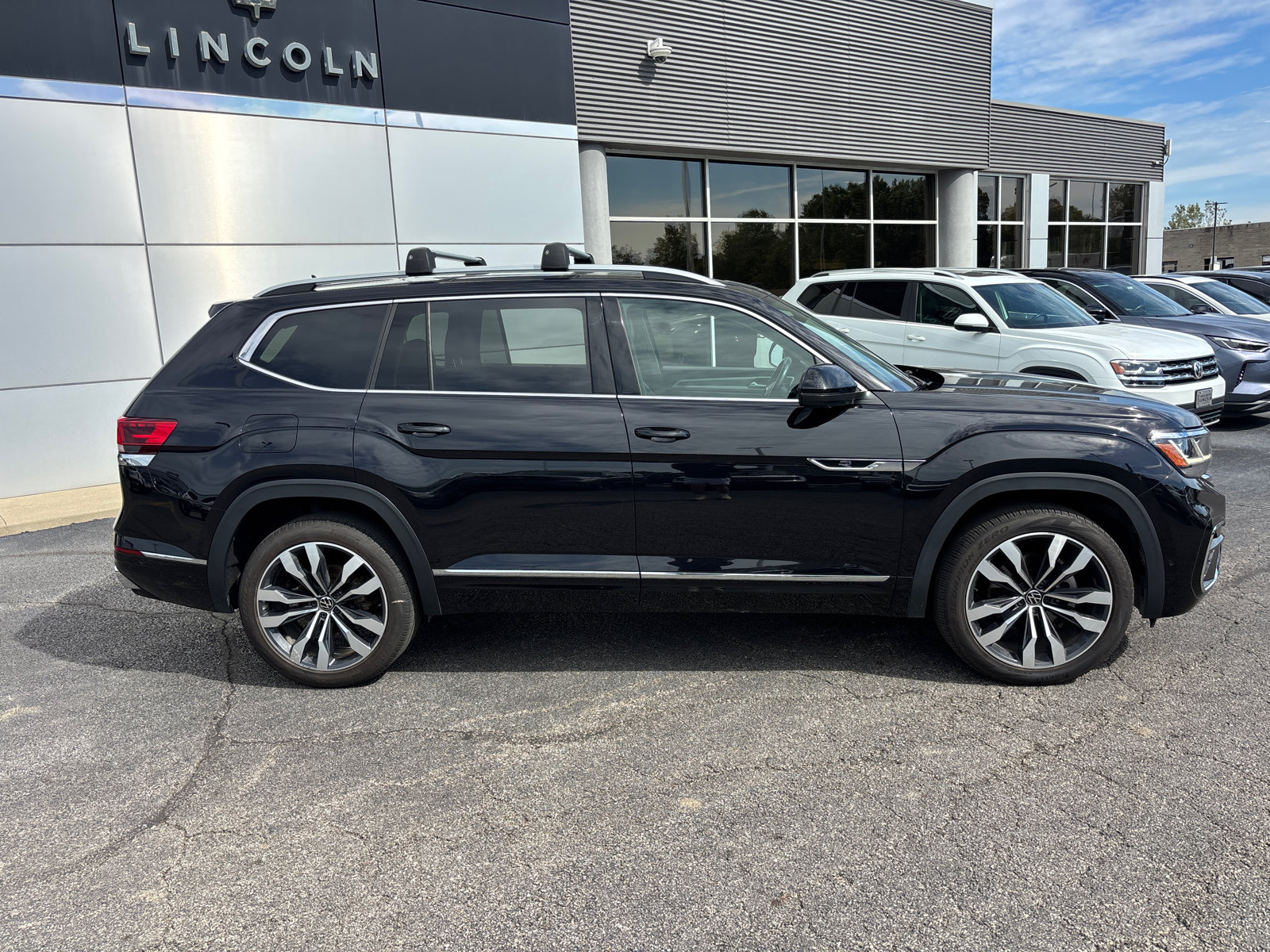 Used 2022 Volkswagen Atlas SEL Premium AWD/4WD image 8