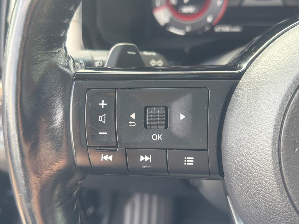 Used 2022 Nissan Pathfinder Platinum w/ Cargo Package image 35