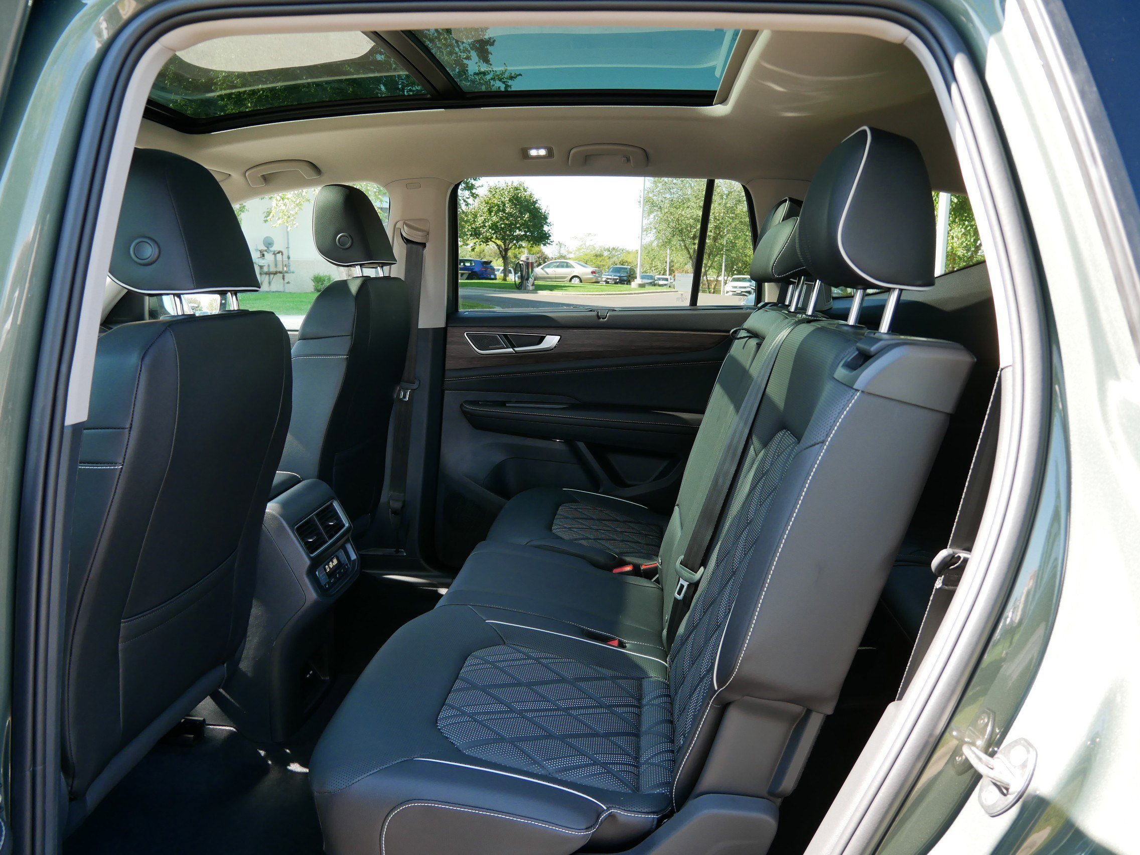 New 2026 Volkswagen Atlas SEL Premium R-Line image 7