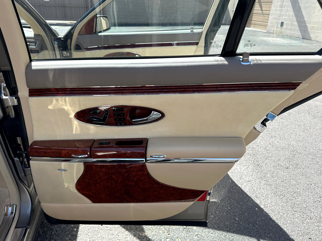 Used 2004 Maybach 57 image 38