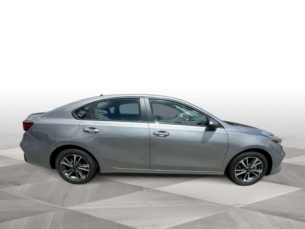 Used 2024 Kia Forte LXS w/ LXS Technology Package FWD image 9