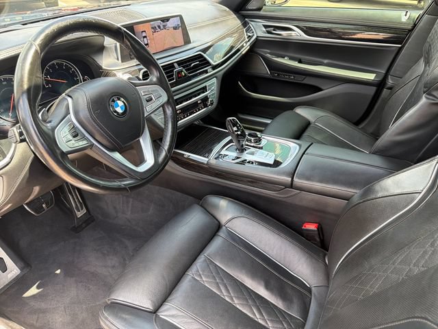 Used 2019 BMW 750i w/ Executive Package RWD image 11