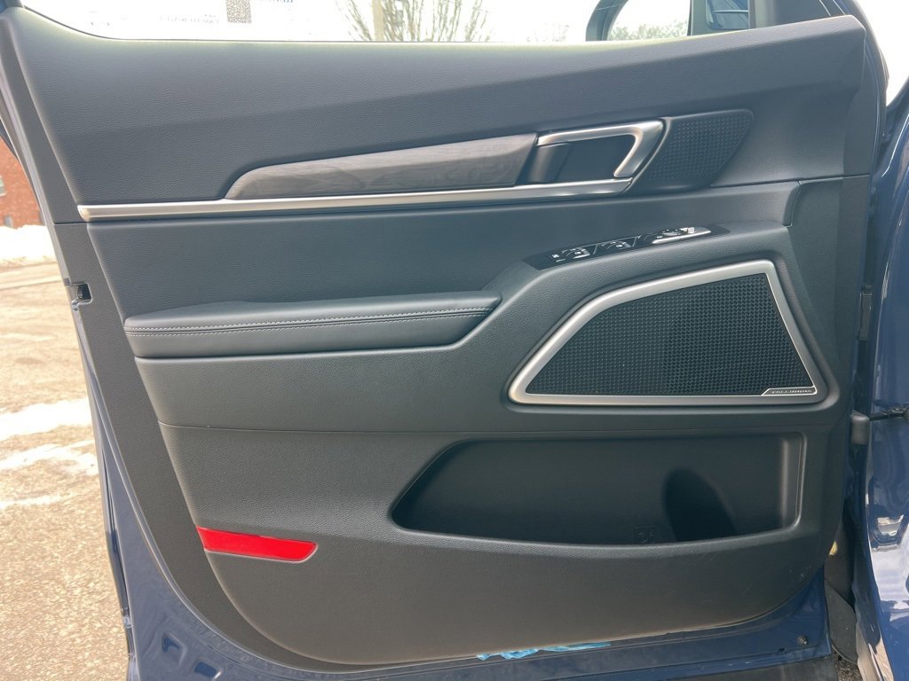 Certified 2025 Kia Telluride AWD image 11