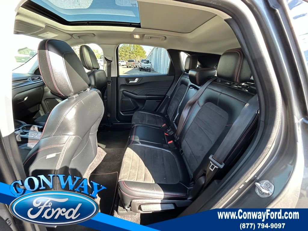 Used 2022 Ford Escape SEL w/ SEL Stealth AWD Package image 17