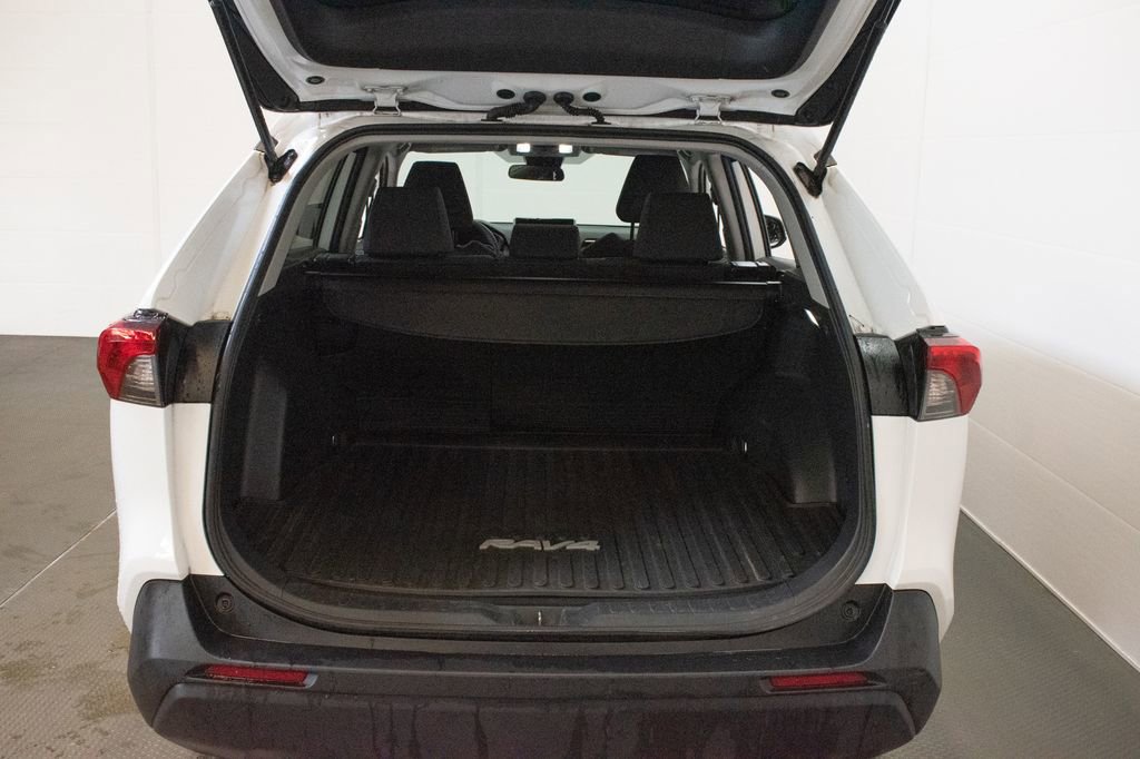 Used 2024 Toyota RAV4 XLE AWD/4WD image 24