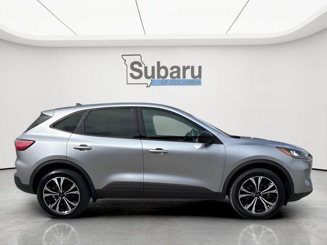 Used 2021 Ford Escape SE w/ SE Sport Appearance Package image 14