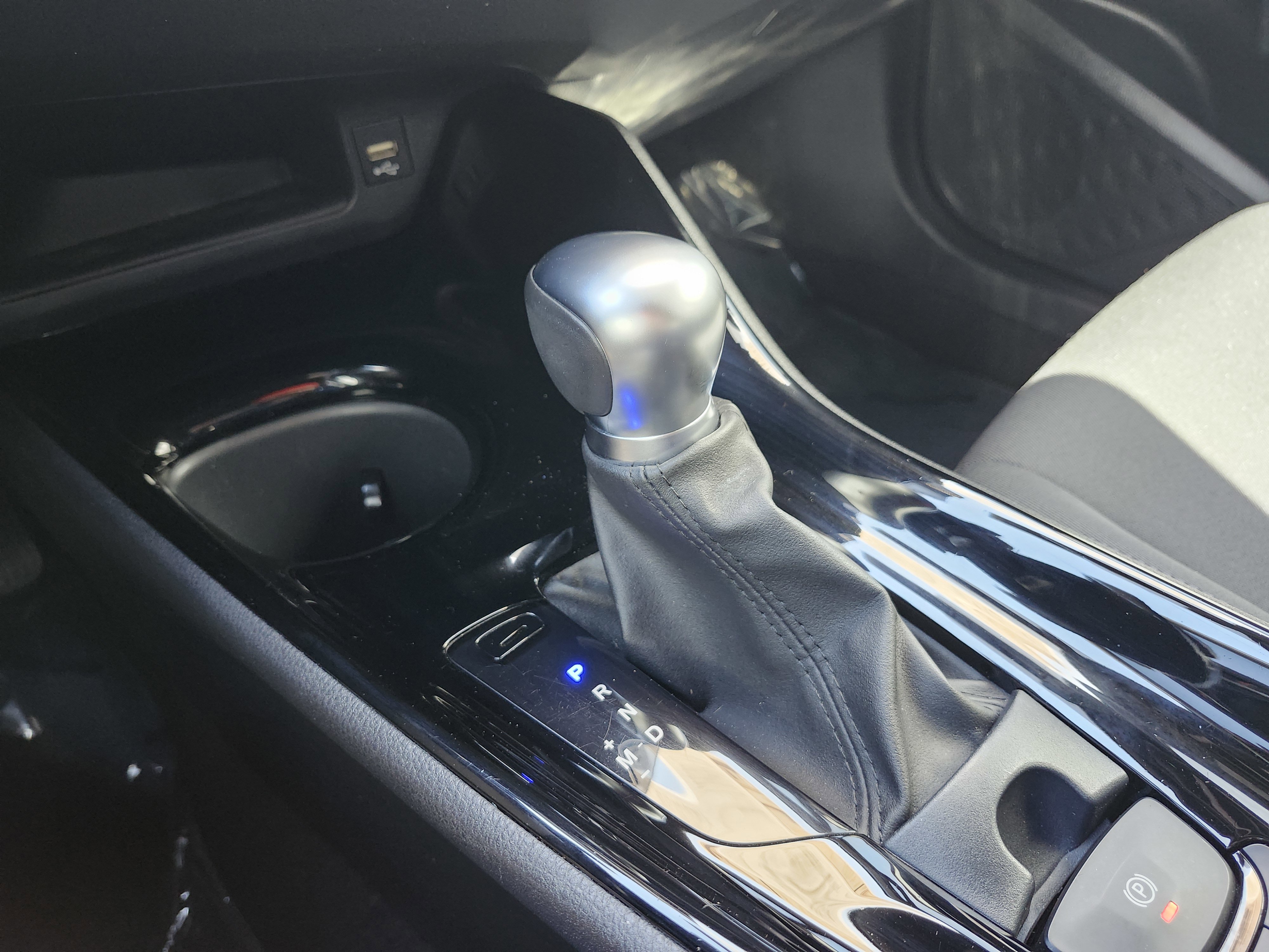 Used 2021 Toyota C-HR XLE FWD image 30