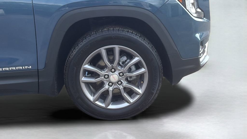 Used 2024 GMC Terrain SLT image 23
