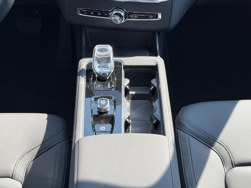 New 2026 Volvo XC90 T8 Plus w/ Protection Package AWD/4WD image 9