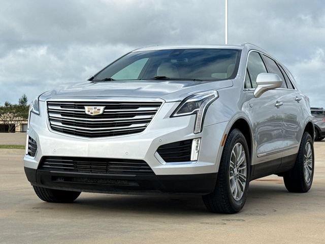 Used 2018 Cadillac XT5 Luxury w/ Driver Awareness Package FWD image 3