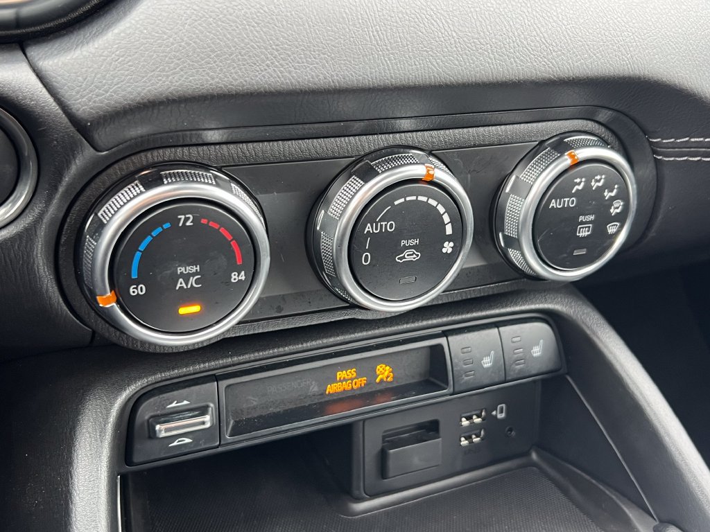 Used 2023 MAZDA MX-5 Miata Grand Touring RWD image 25