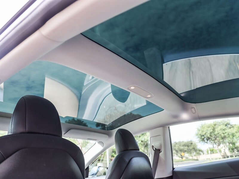 Used 2018 Tesla Model 3 Long Range RWD image 22