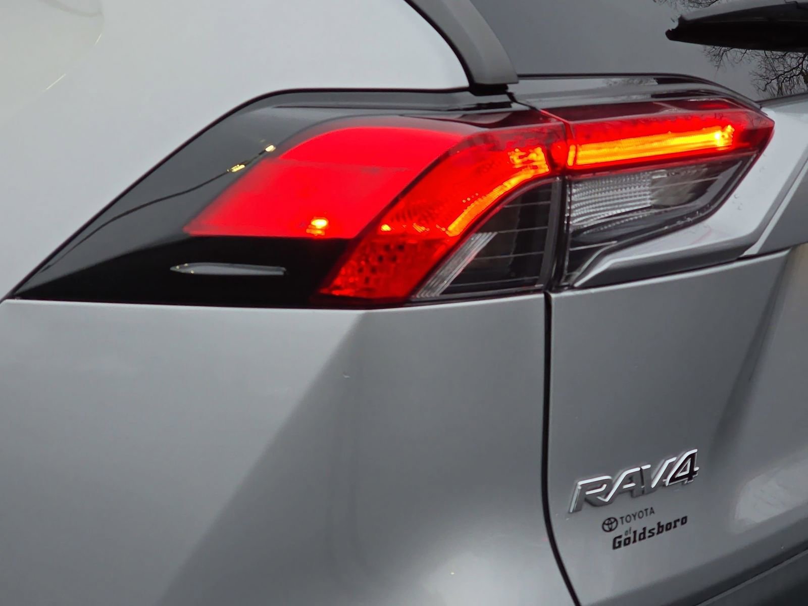 Used 2019 Toyota RAV4 XLE Premium image 34