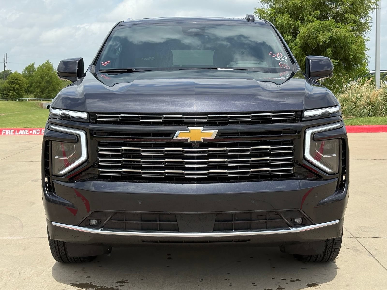 Used 2026 Chevrolet Tahoe High Country AWD/4WD image 2