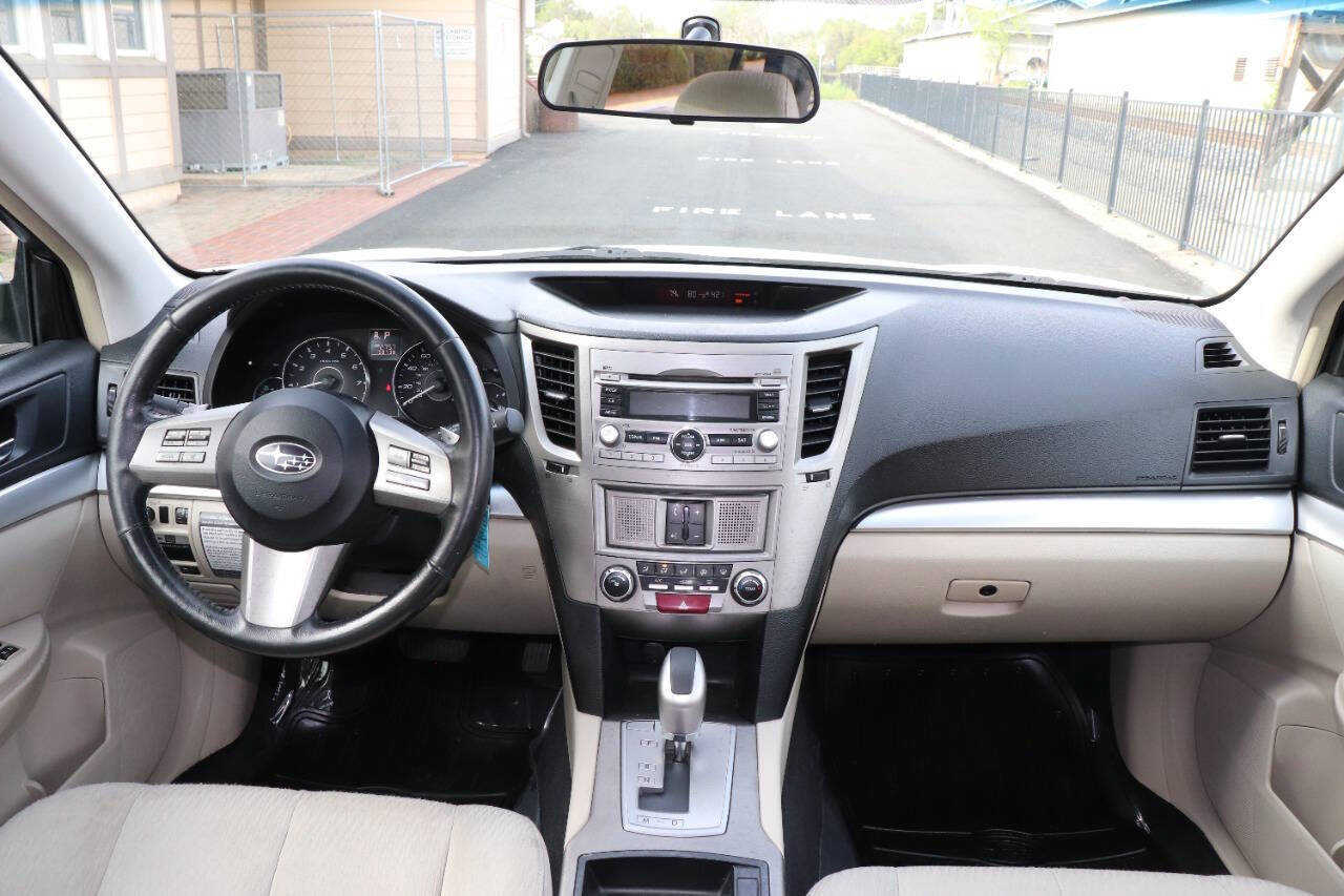 Used 2011 Subaru Outback 2.5i Premium AWD/4WD image 19