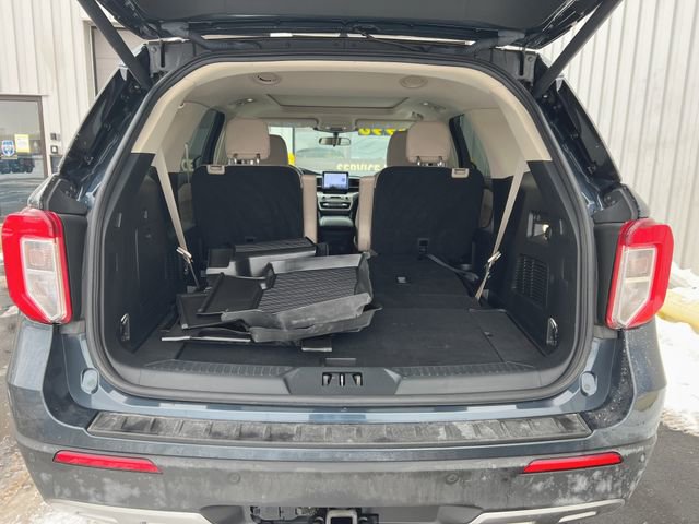 Used 2023 Ford Explorer XLT w/ Equipment Group 202A image 9