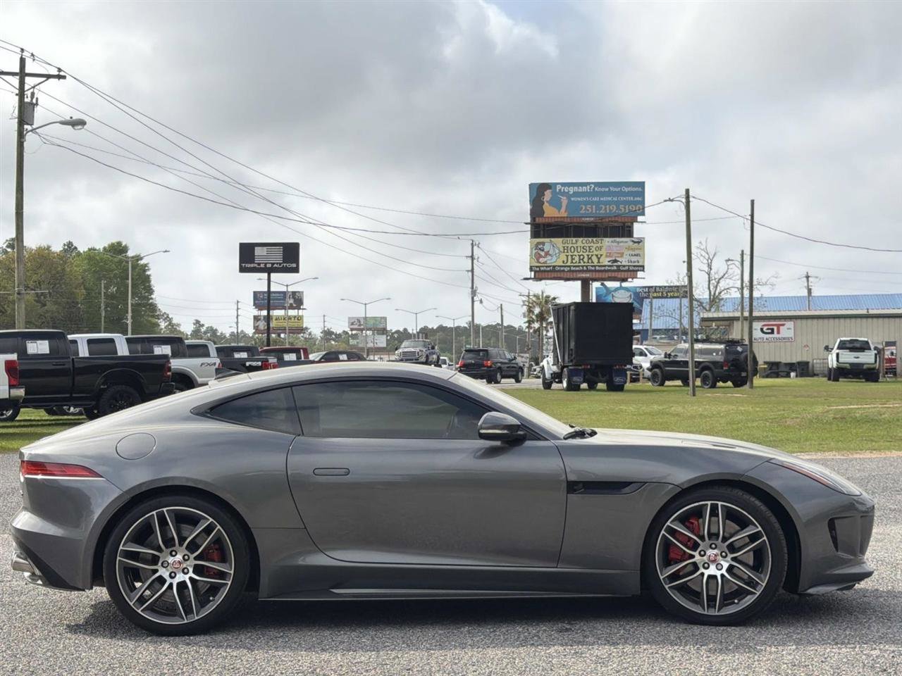 Used 2017 Jaguar F-TYPE R image 7