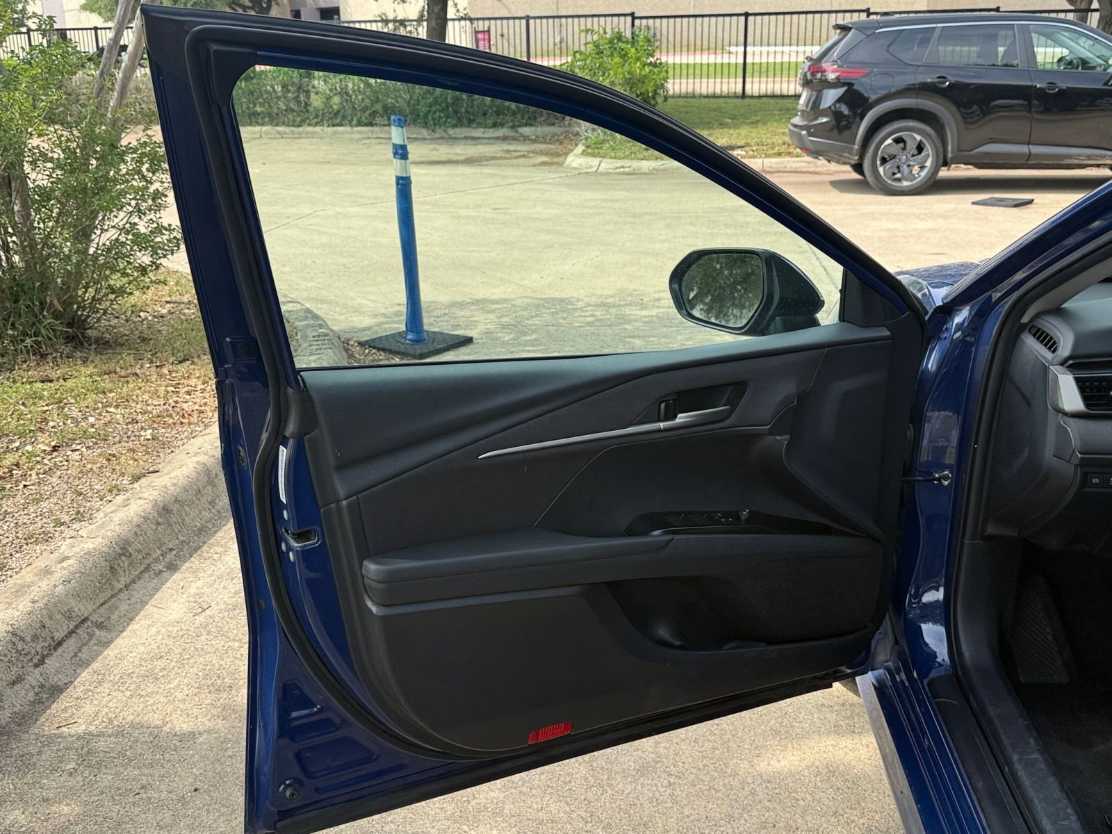 Used 2025 Toyota Camry LE FWD image 18