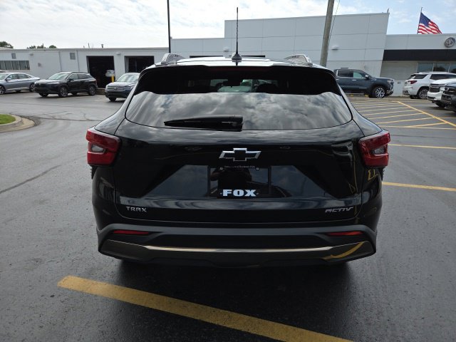 Used 2024 Chevrolet Trax ACTIV w/ Sunroof Package FWD image 7