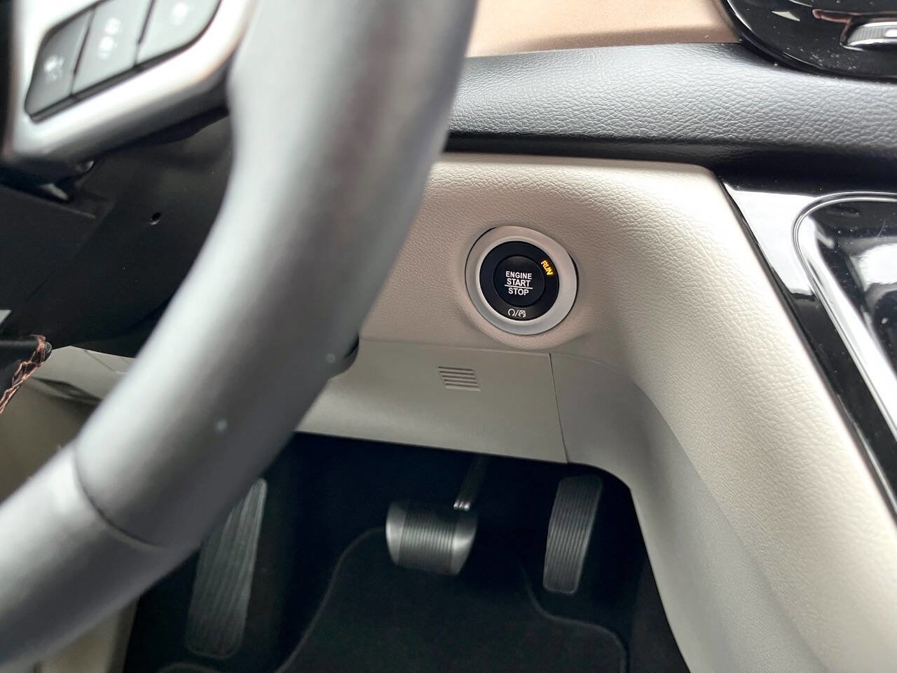 Used 2017 Chrysler Pacifica Touring-L Plus w/ Advanced Safetytec Group image 29