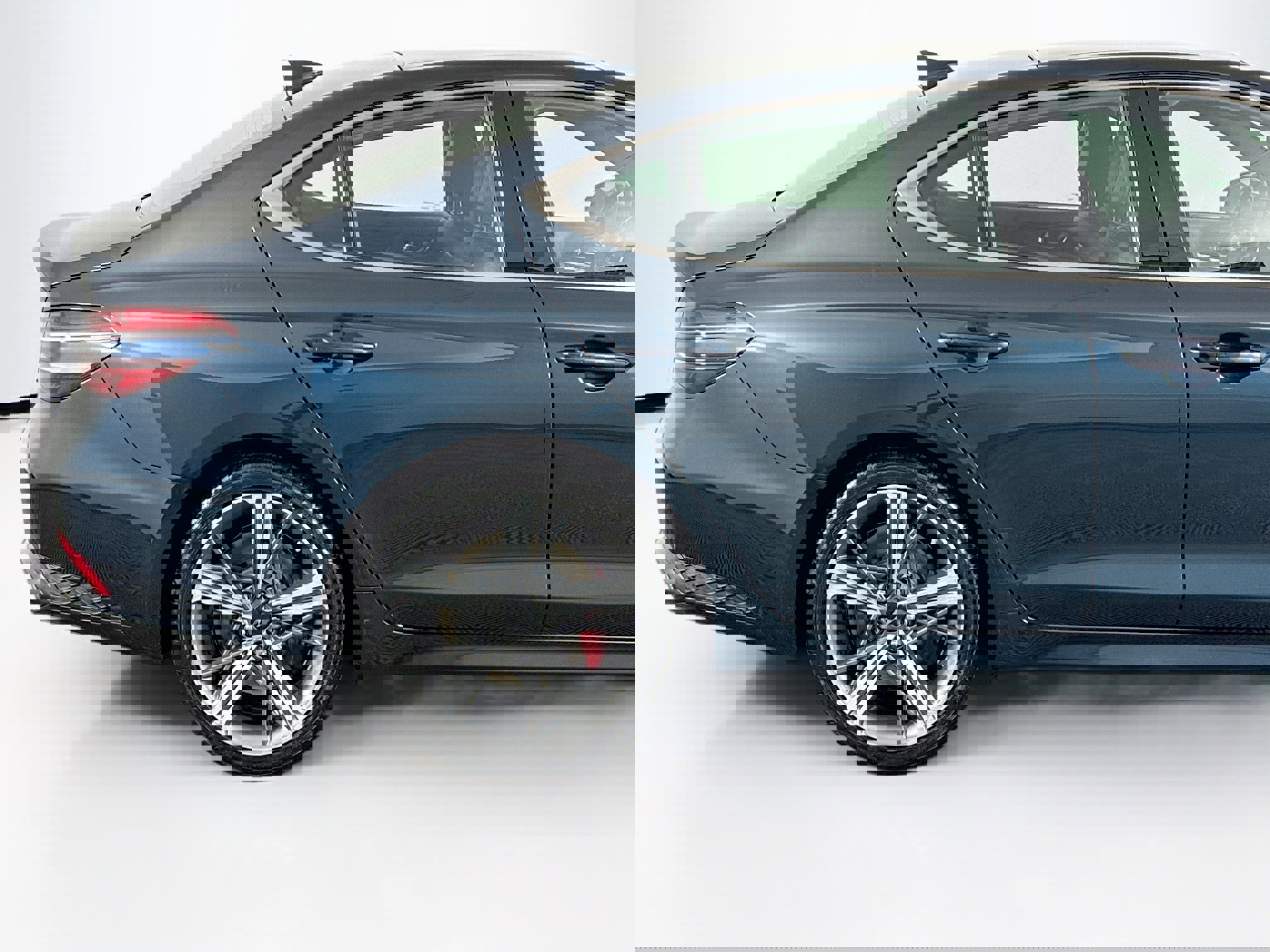 Used 2024 Genesis G70 2.5T w/ Sport Prestige Package image 44