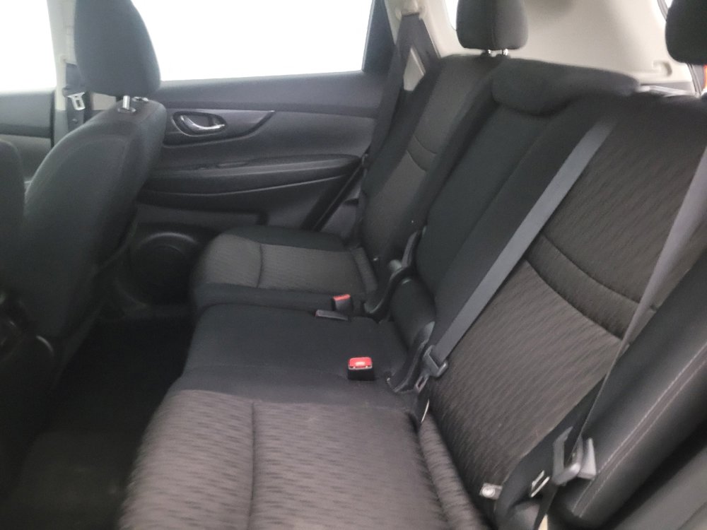 Used 2017 Nissan Rogue S AWD/4WD image 18