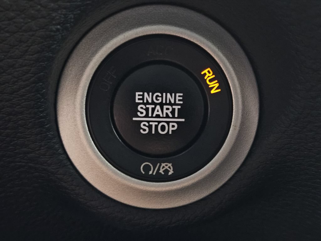 Used 2024 Chrysler Pacifica Touring FWD image 21
