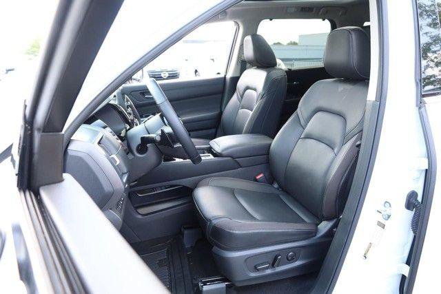 Used 2025 Nissan Pathfinder SL w/ SL Premium Package FWD image 10