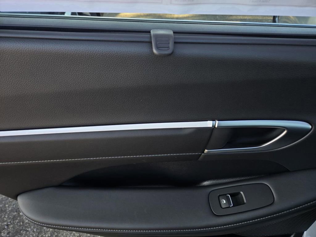 New 2025 Hyundai Sonata Limited FWD image 15