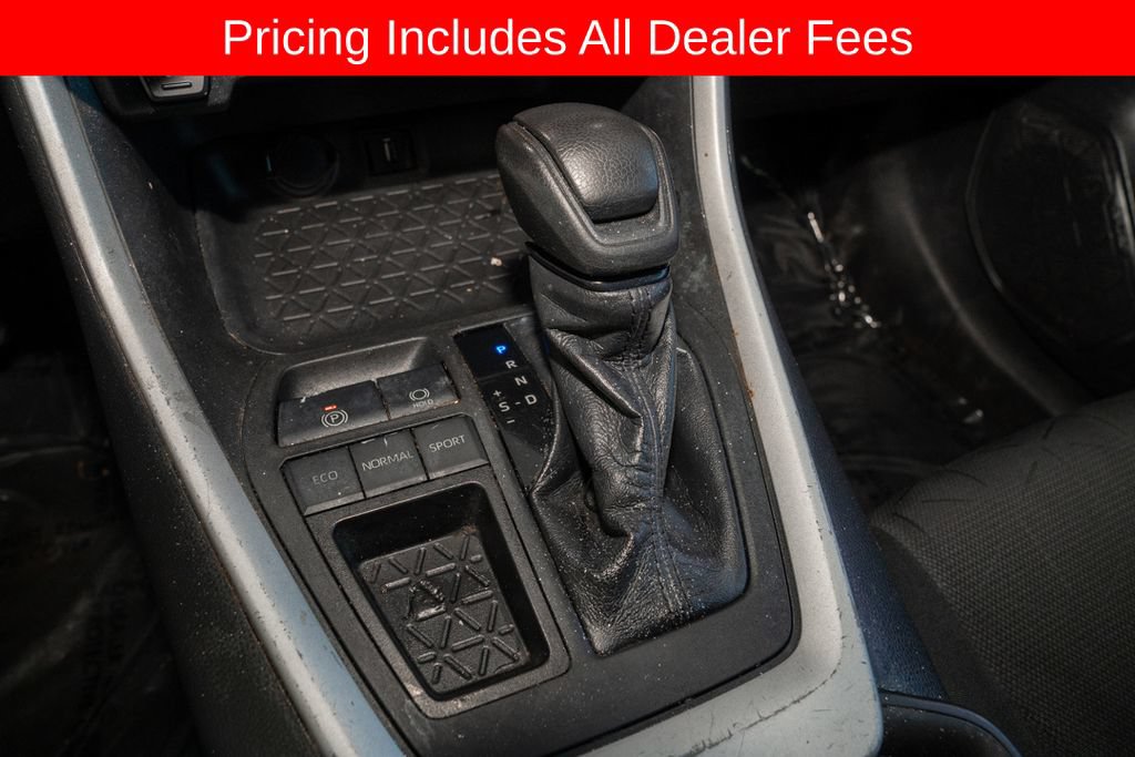 Used 2020 Toyota RAV4 XLE FWD image 15