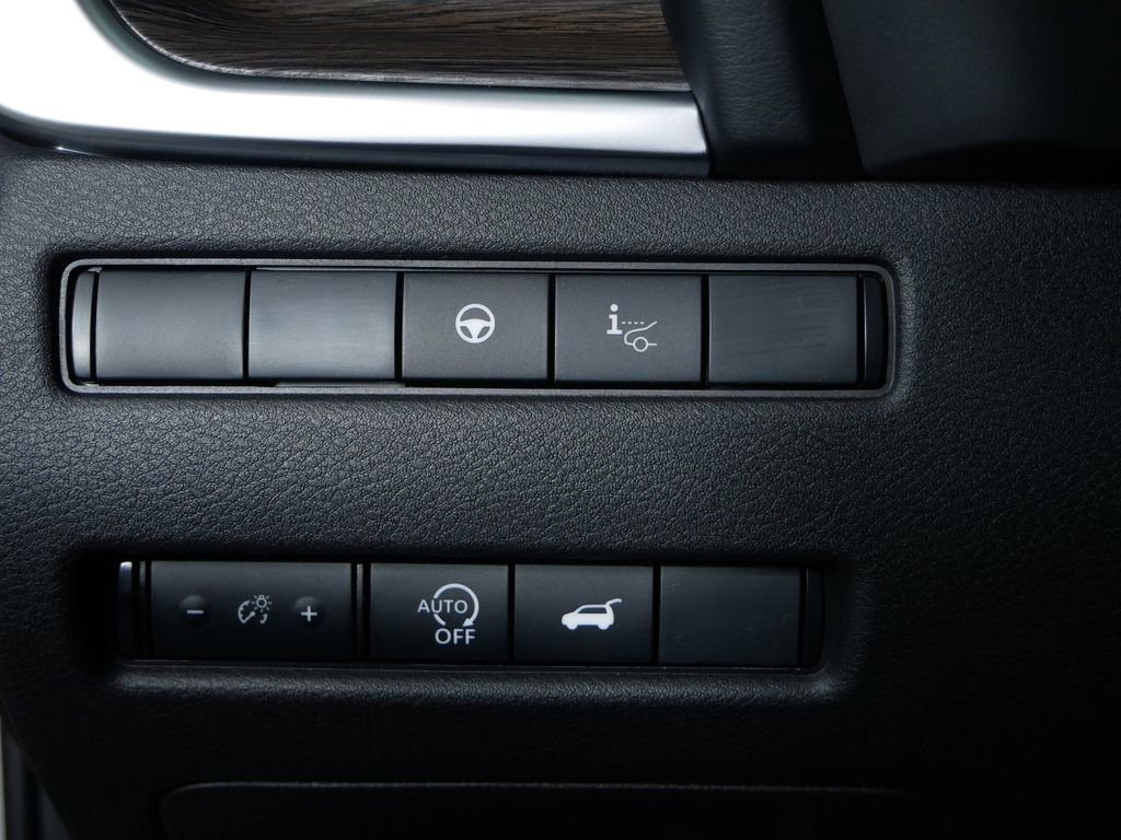 Used 2025 Nissan Rogue Platinum w/ Platinum Premium Package image 24