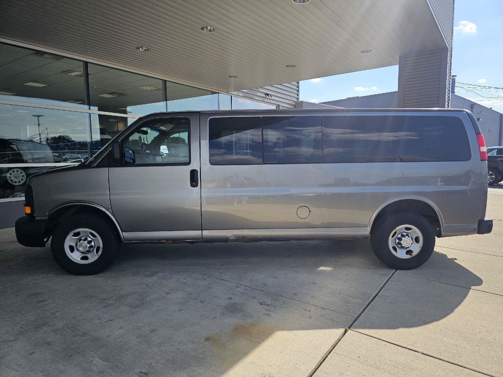 Used 2012 Chevrolet Express 3500 LS w/ Power Package RWD image 2