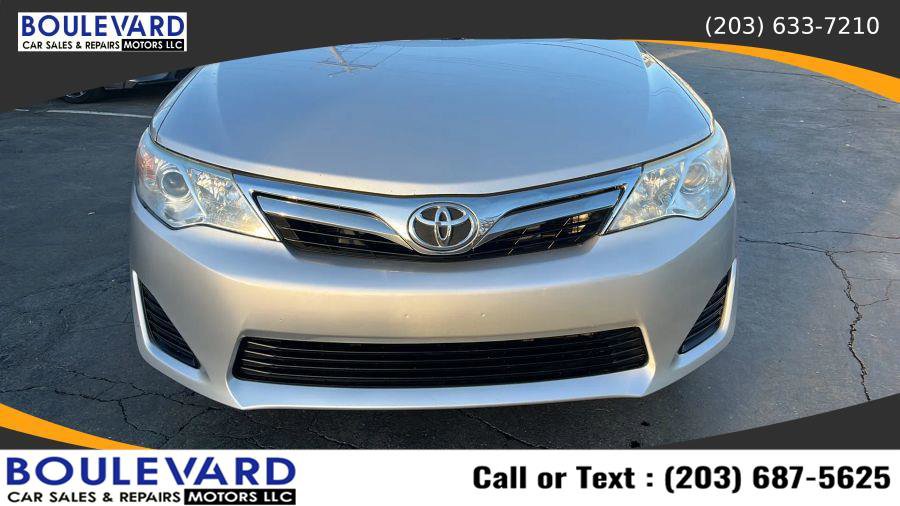 Used 2012 Toyota Camry L image 3
