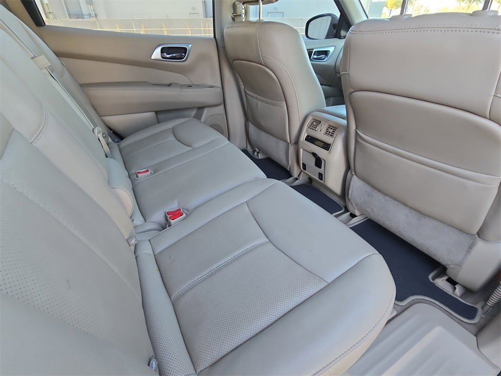 Used 2015 Nissan Pathfinder Platinum image 11