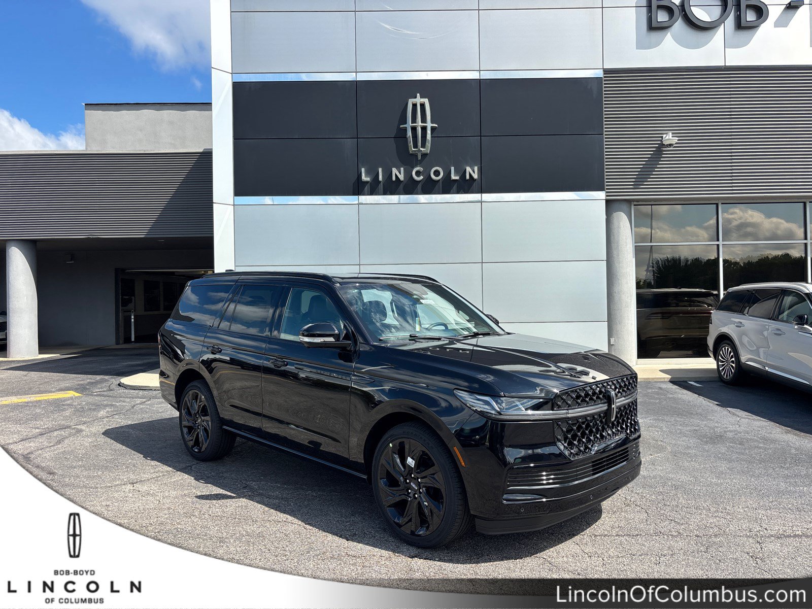 New 2027 Lincoln Navigator L Reserve w/ Jet Appearance Package