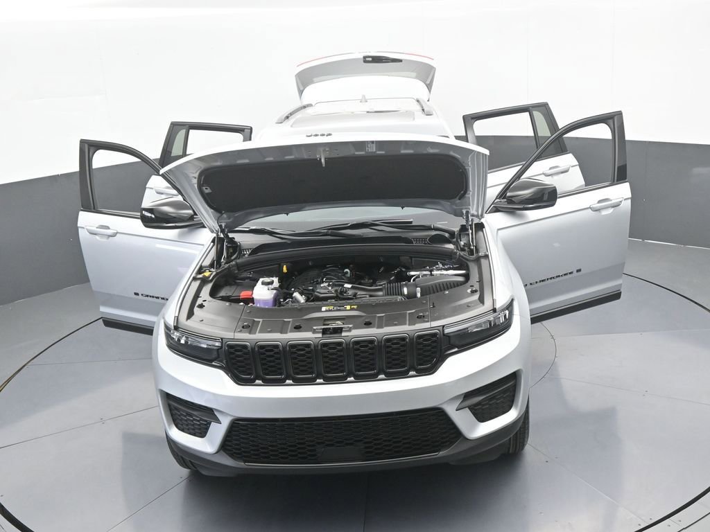 New 2025 Jeep Grand Cherokee Altitude image 65