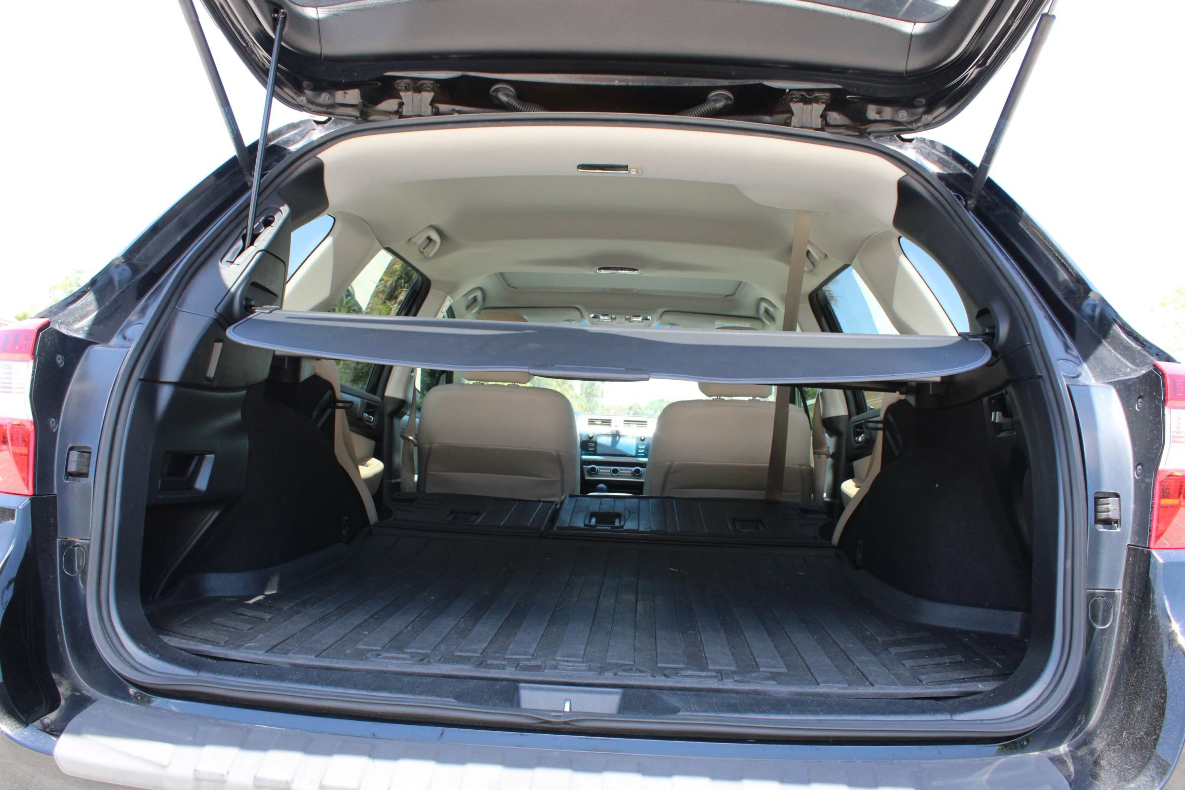 Used 2016 Subaru Outback 2.5i Limited AWD/4WD image 9