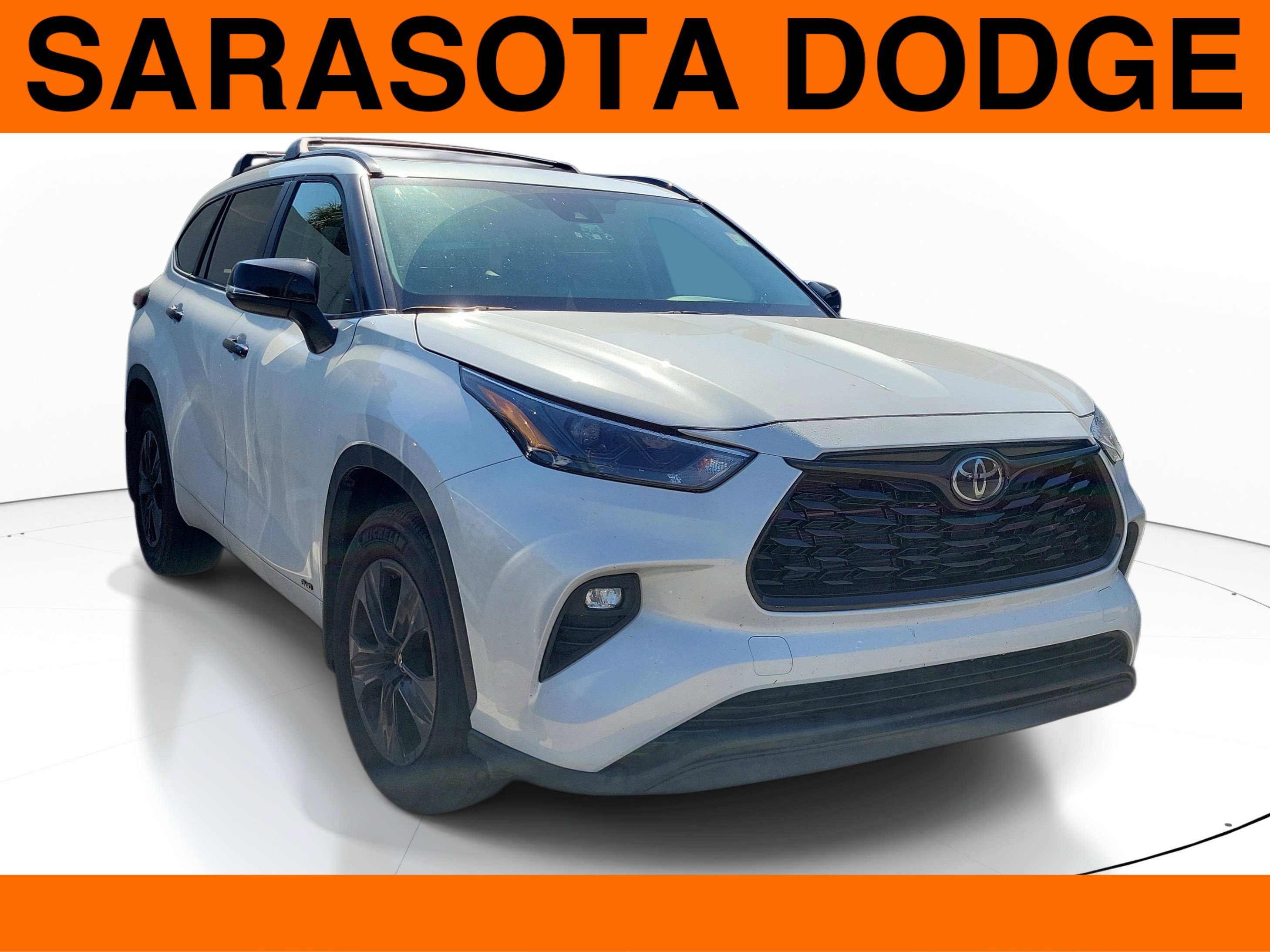 Used 2025 Toyota Highlander XLE AWD/4WD image 1