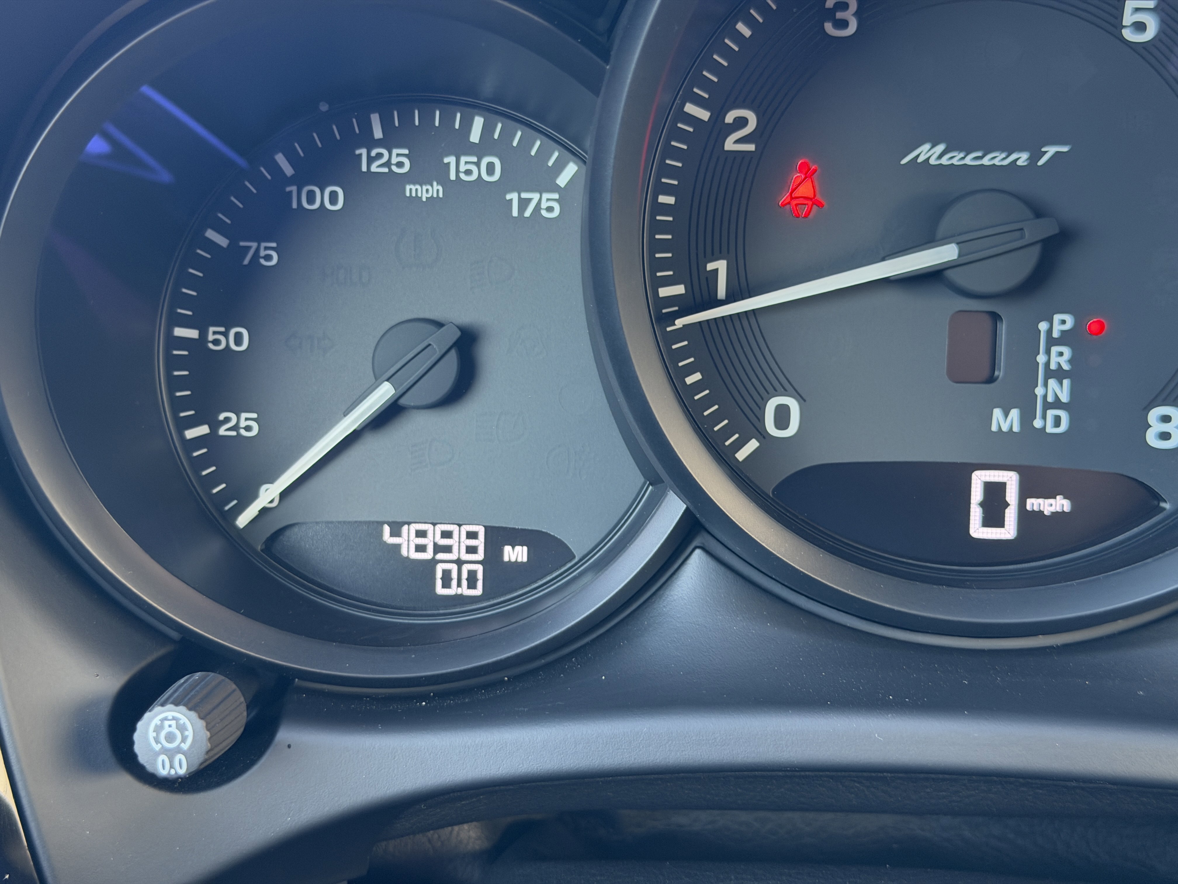 Certified 2025 Porsche Macan Turbo image 37