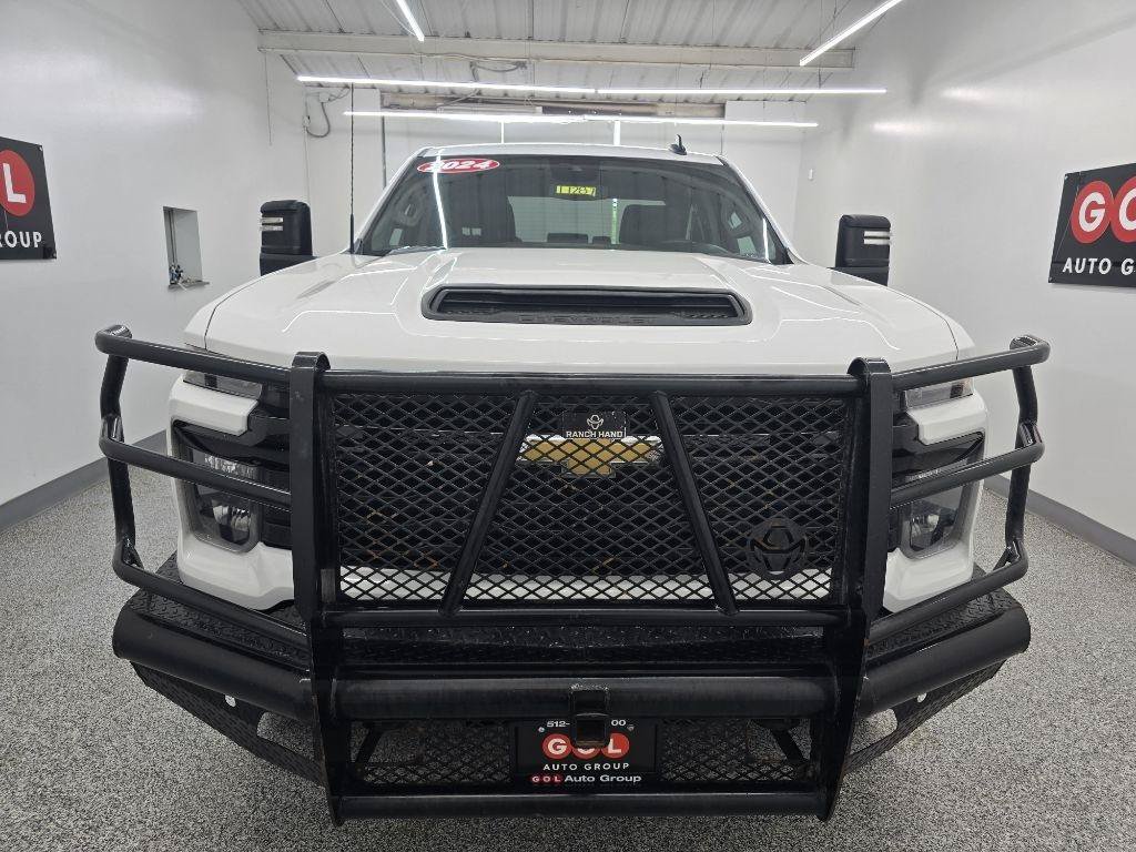 Used 2024 Chevrolet Silverado 2500 W/T w/ WT Convenience Package AWD/4WD image 2