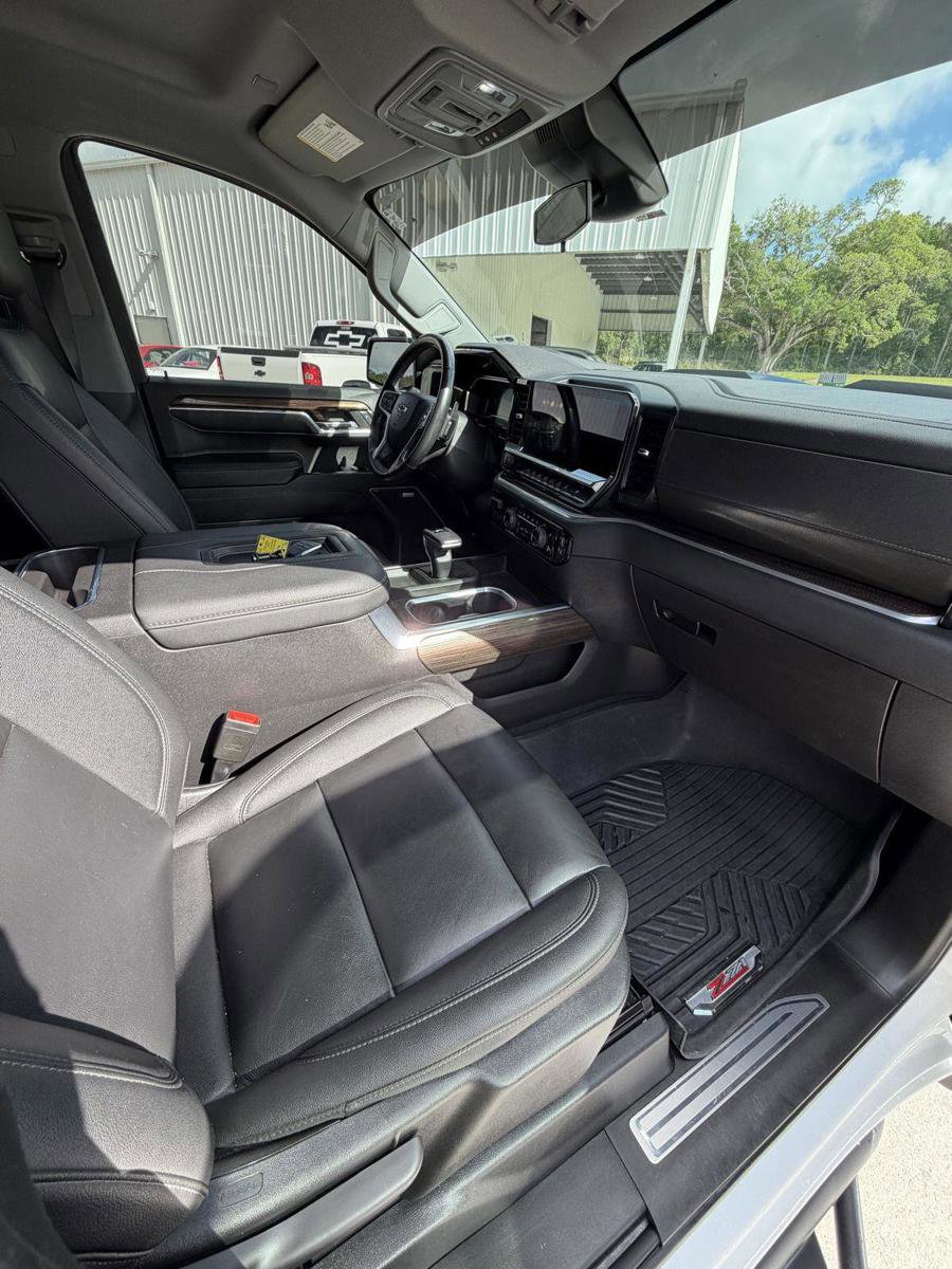 Used 2022 Chevrolet Silverado 1500 LT Trail Boss w/ LT Trail Boss Premium Package image 19