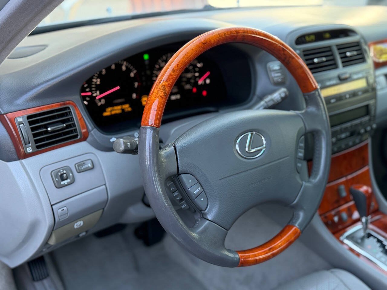 Used 2003 Lexus LS 430 RWD image 29