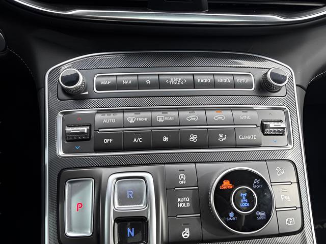 Used 2021 Hyundai Santa Fe Limited AWD/4WD image 16
