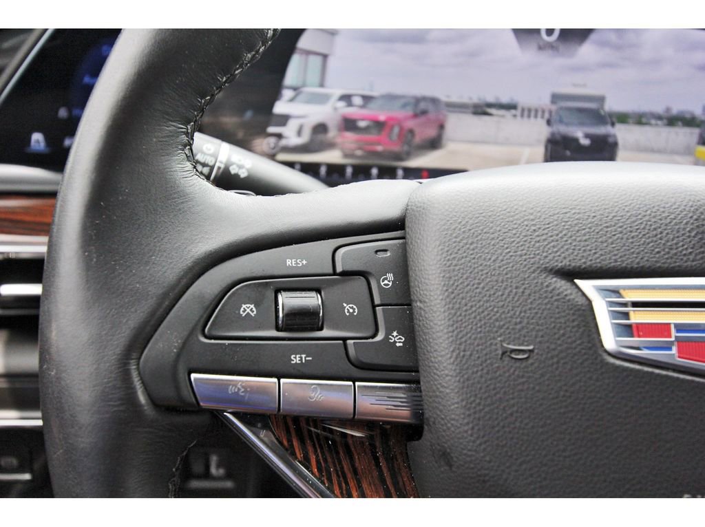 Used 2024 Cadillac Escalade Luxury RWD image 16