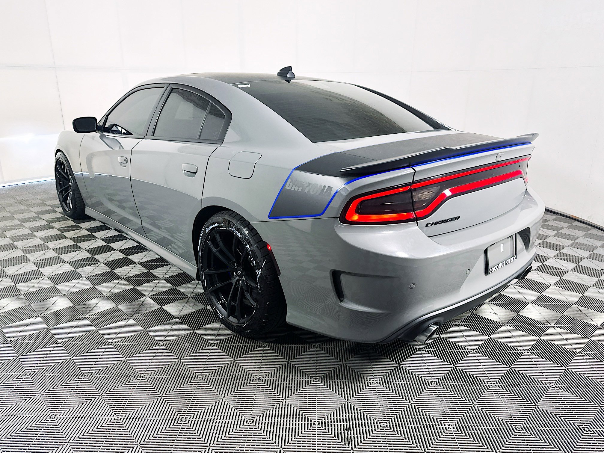 Used 2019 Dodge Charger Scat Pack w/ Daytona Edition Group RWD image 5