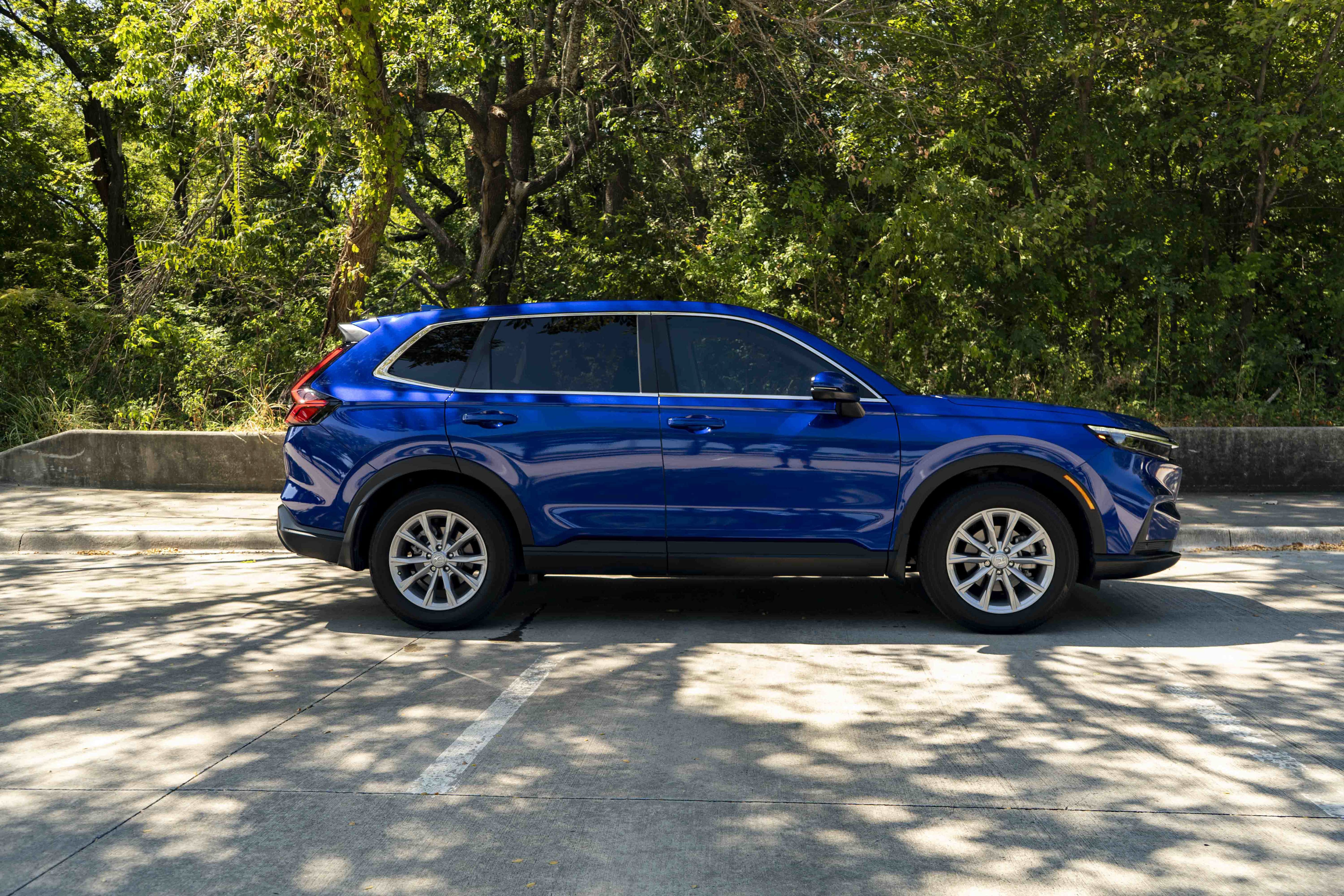 Used 2025 Honda CR-V EX-L image 10