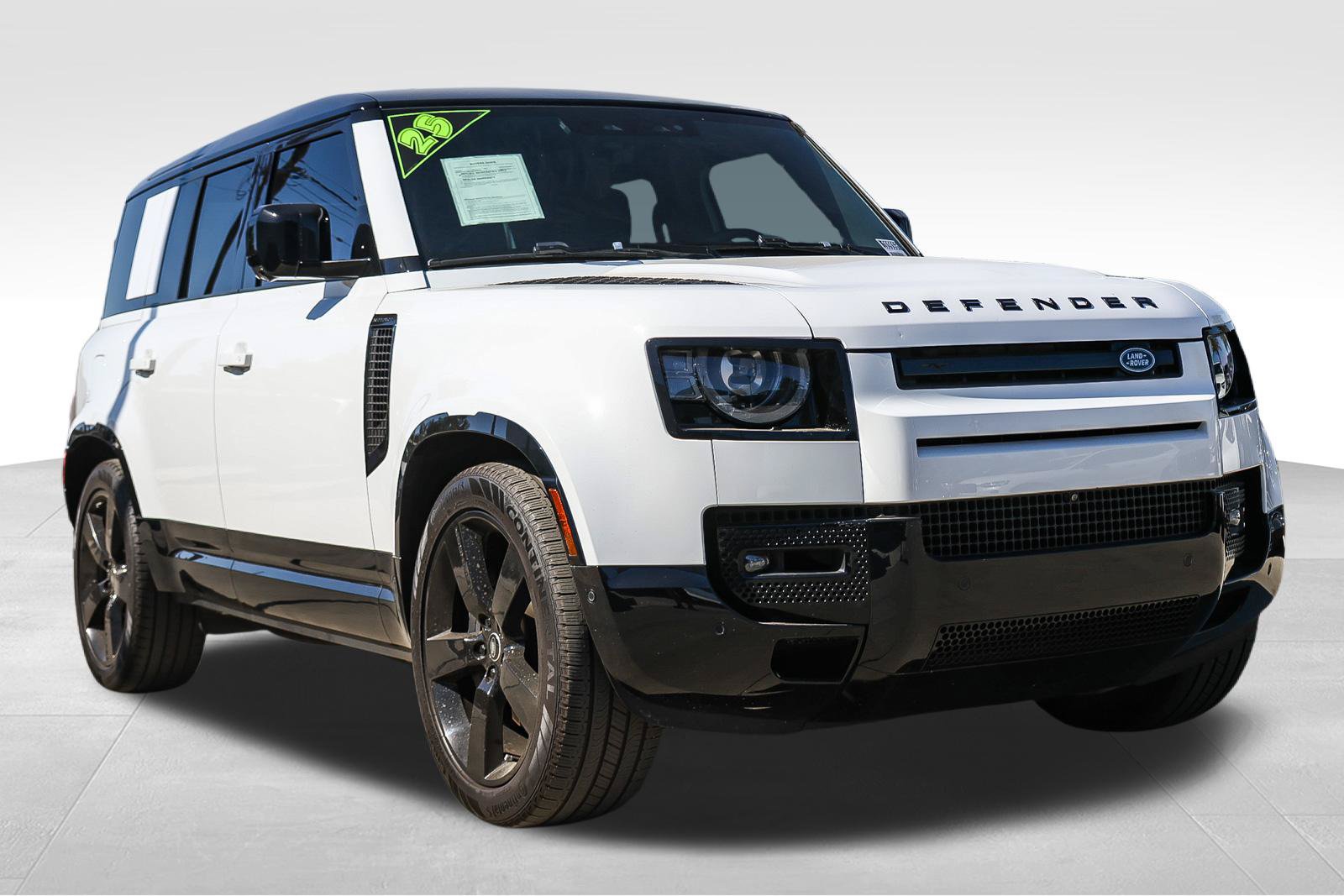 Certified 2025 Land Rover Defender 110 X-Dynamic SE AWD/4WD image 3
