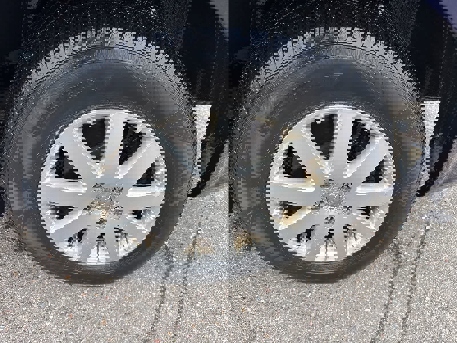 Used 2014 Chrysler Town & Country Touring FWD image 10